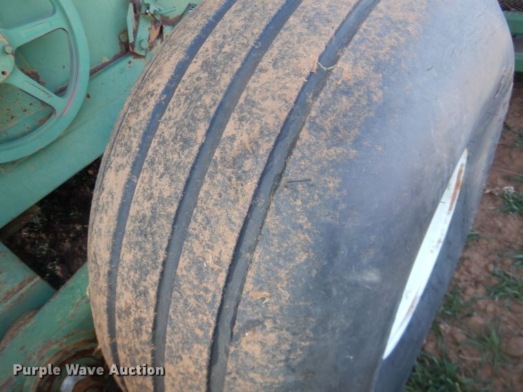 image for item DJ8258 KMC Kelly peanut combine