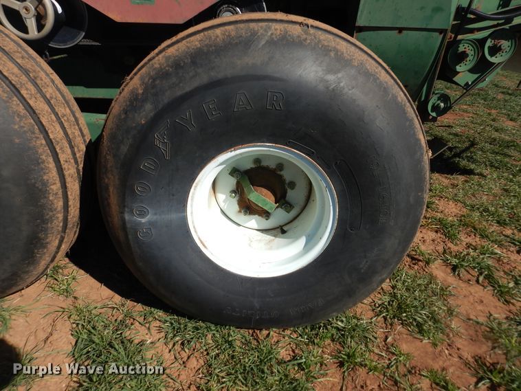 image for item DJ8258 KMC Kelly peanut combine