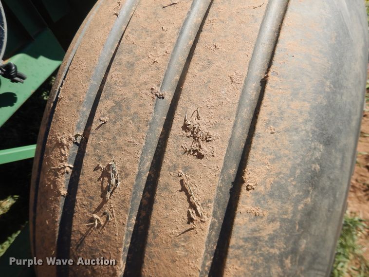 image for item DJ8258 KMC Kelly peanut combine