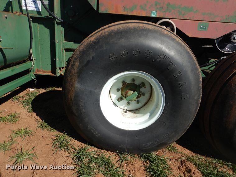 image for item DJ8258 KMC Kelly peanut combine