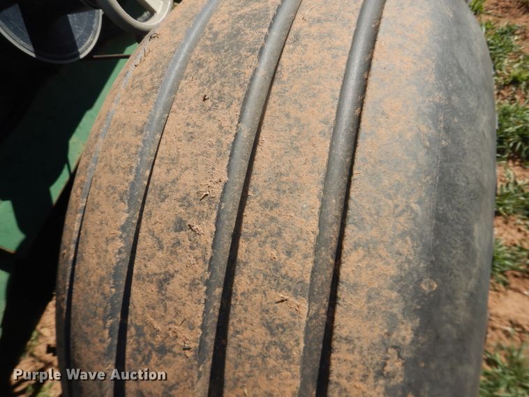 image for item DJ8258 KMC Kelly peanut combine