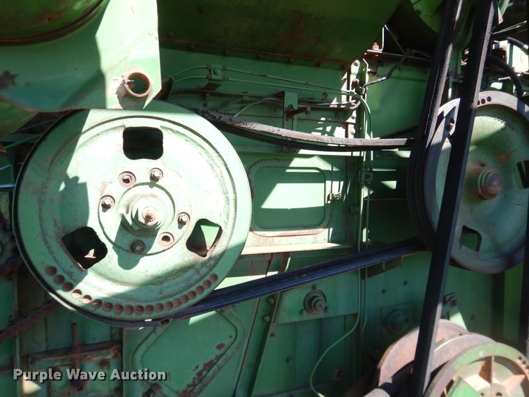 image for item DJ8259 John Deere E0095  combine