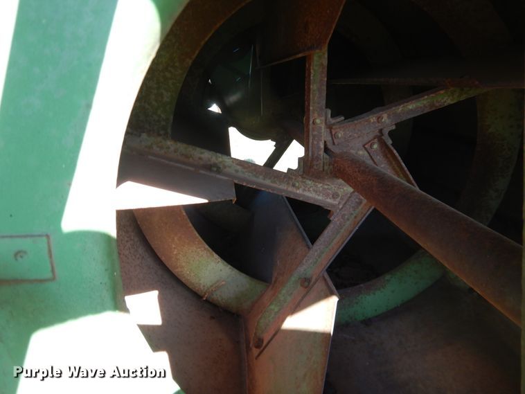 image for item DJ8259 John Deere E0095  combine