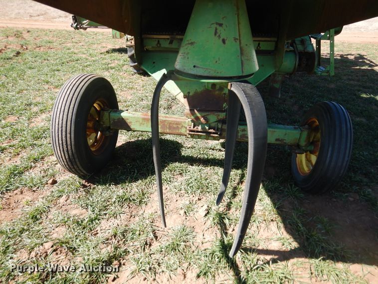 image for item DJ8259 John Deere E0095  combine