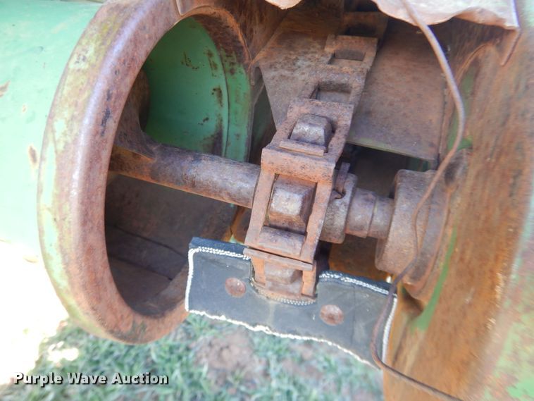 image for item DJ8259 John Deere E0095  combine