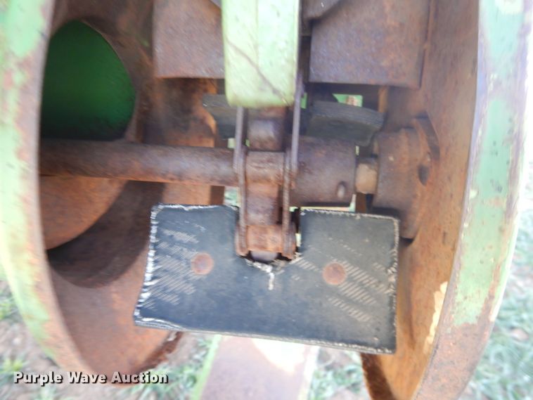 image for item DJ8259 John Deere E0095  combine