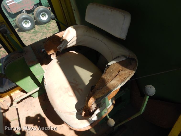 image for item DJ8259 John Deere E0095  combine