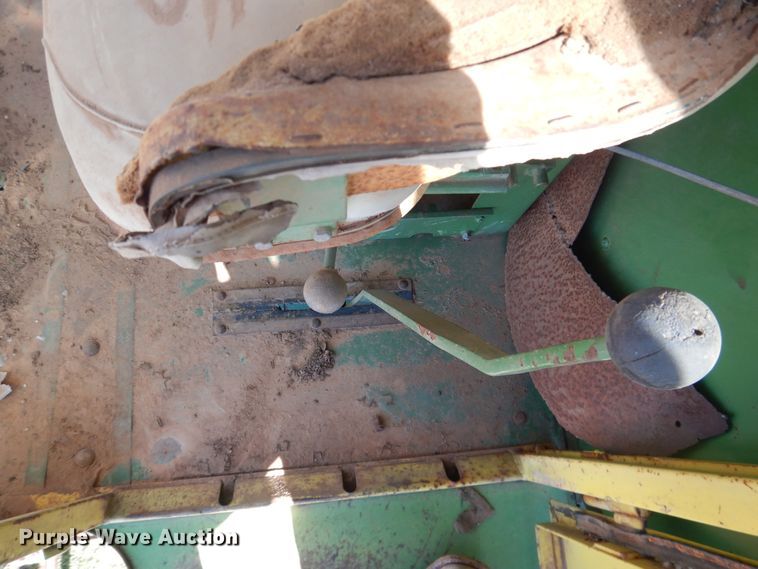 image for item DJ8259 John Deere E0095  combine