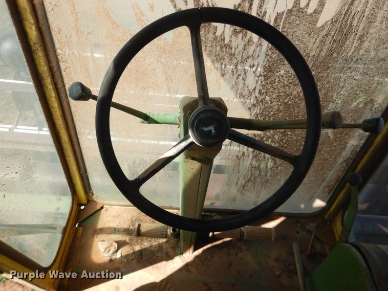 image for item DJ8259 John Deere E0095  combine