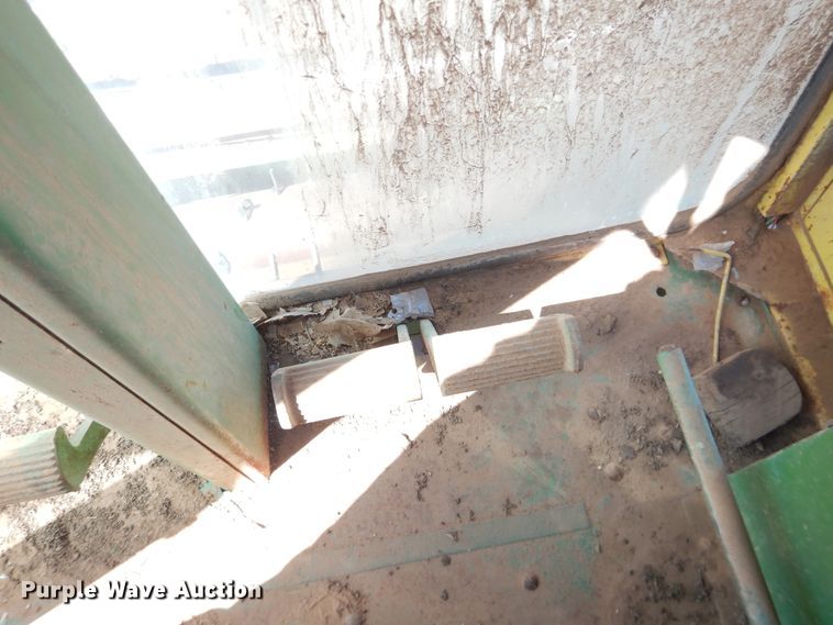 image for item DJ8259 John Deere E0095  combine