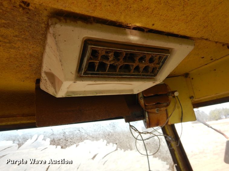 image for item DJ8259 John Deere E0095  combine