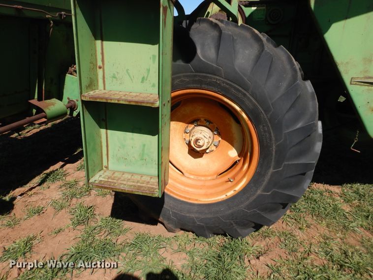 image for item DJ8259 John Deere E0095  combine