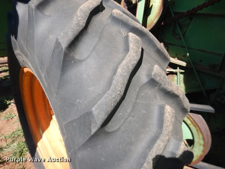 image for item DJ8259 John Deere E0095  combine