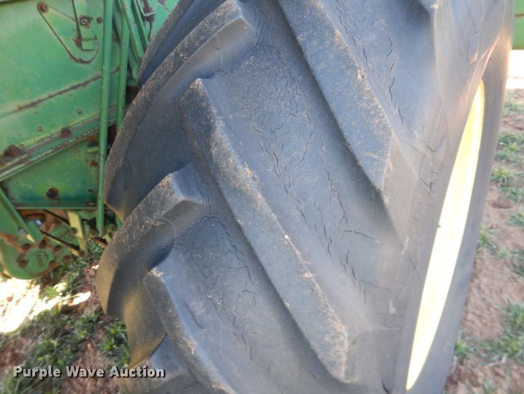 image for item DJ8259 John Deere E0095  combine