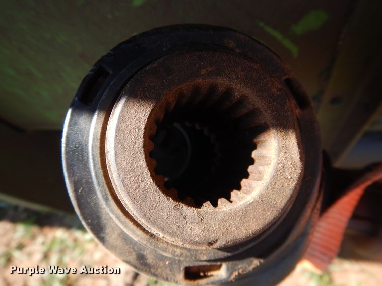 image for item DJ8266 1993 John Deere 925  rigid head