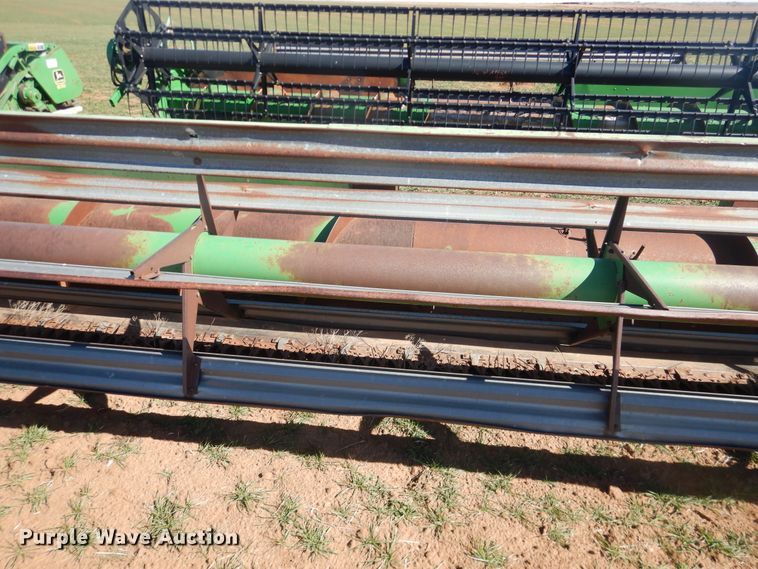 image for item DJ8267 1988 John Deere 930  platform head