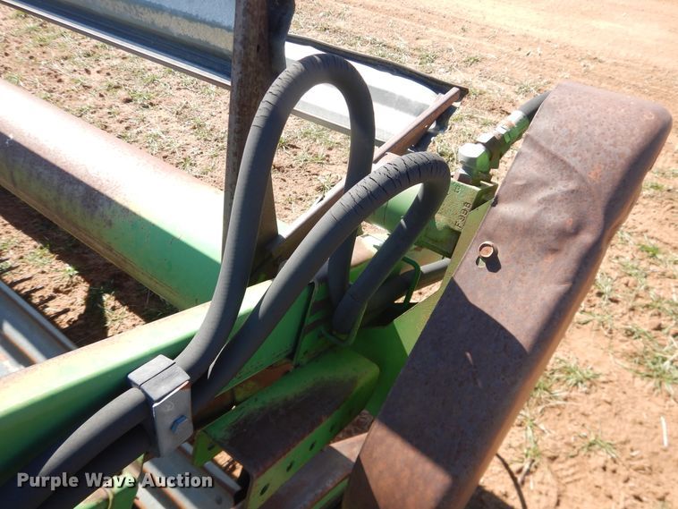 image for item DJ8267 1988 John Deere 930  platform head