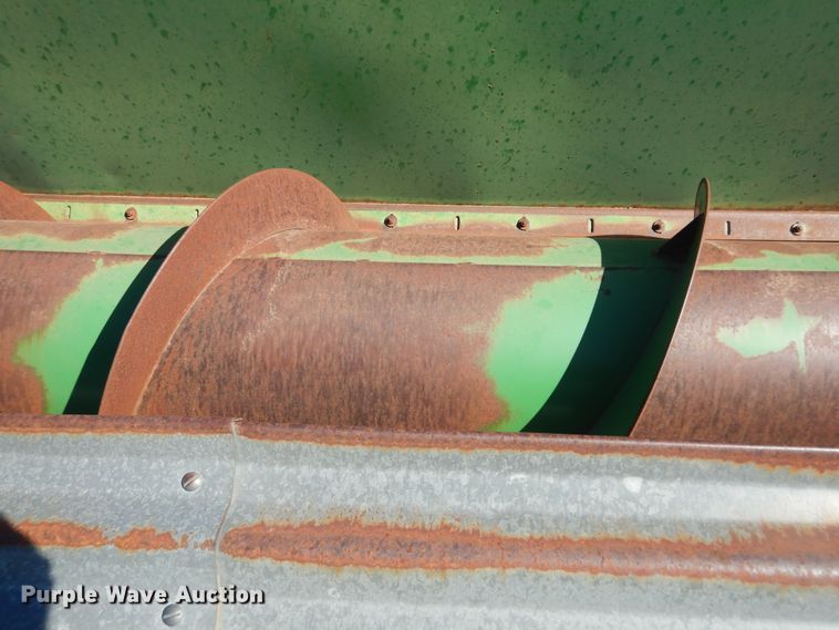 image for item DJ8267 1988 John Deere 930  platform head