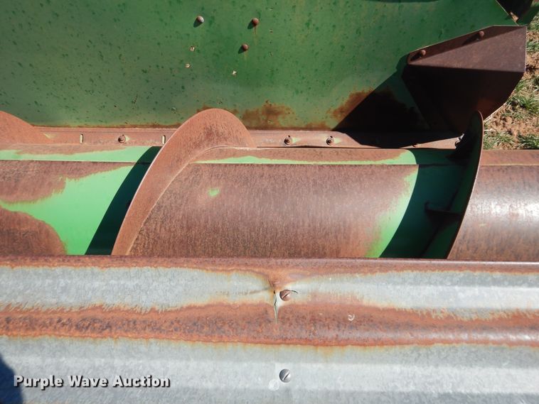 image for item DJ8267 1988 John Deere 930  platform head