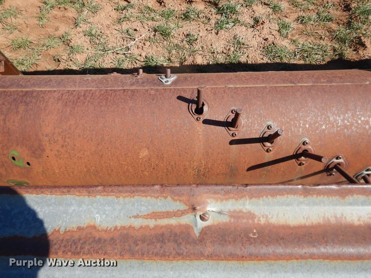 image for item DJ8267 1988 John Deere 930  platform head