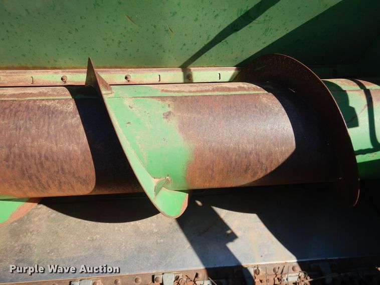 image for item DJ8267 1988 John Deere 930  platform head