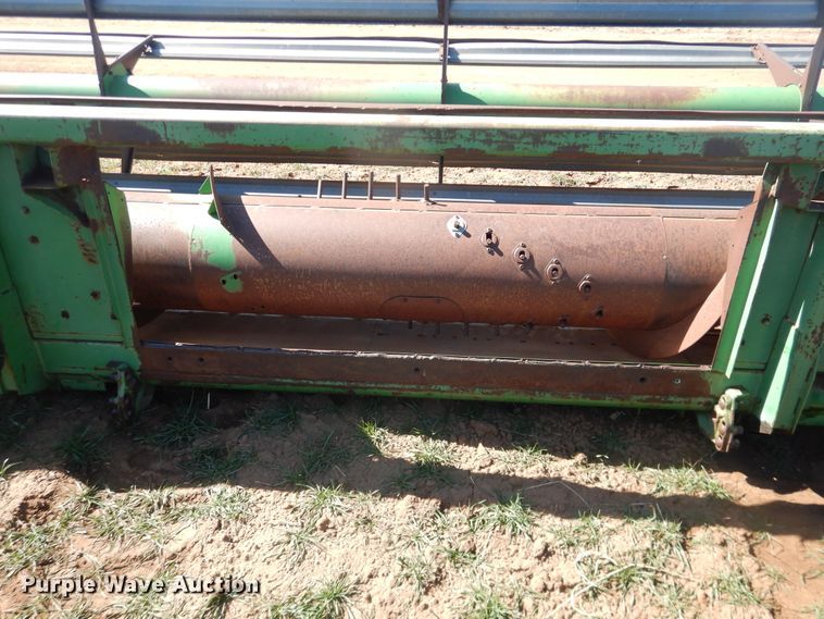 image for item DJ8267 1988 John Deere 930  platform head