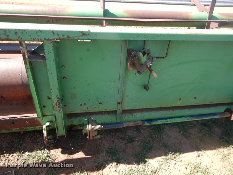 image for item DJ8267 1988 John Deere 930  platform head