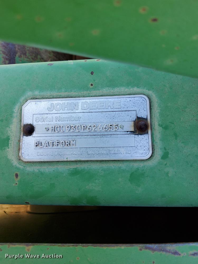 image for item DJ8267 1988 John Deere 930  platform head
