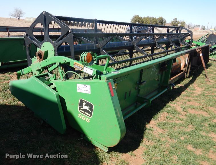 image for item DJ8268 1998 John Deere 925  flex head