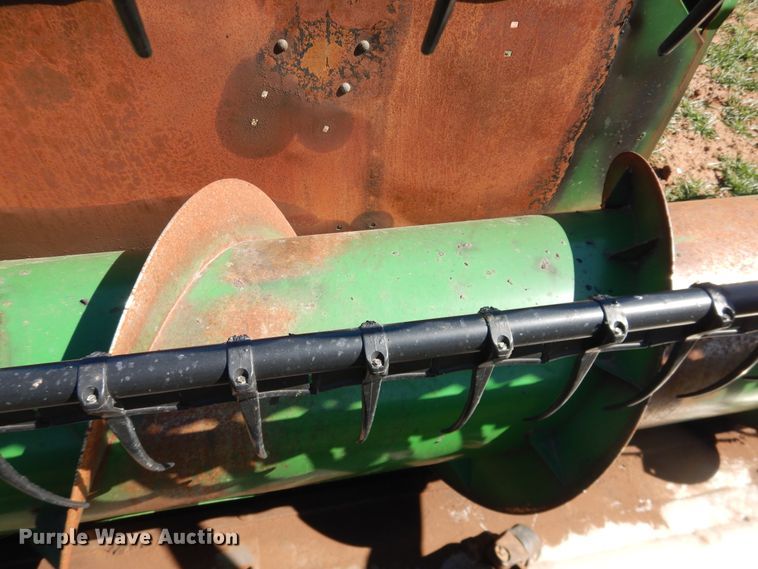 image for item DJ8268 1998 John Deere 925  flex head