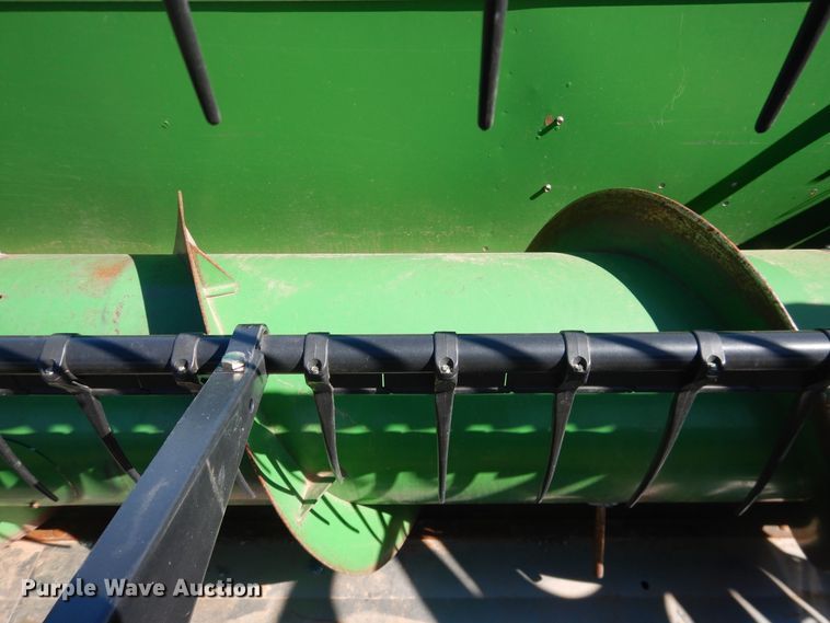 image for item DJ8268 1998 John Deere 925  flex head