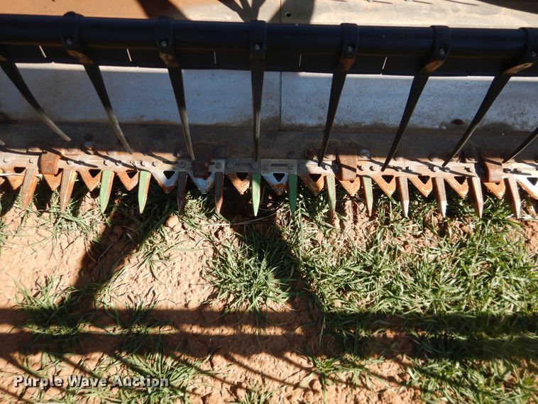 image for item DJ8268 1998 John Deere 925  flex head