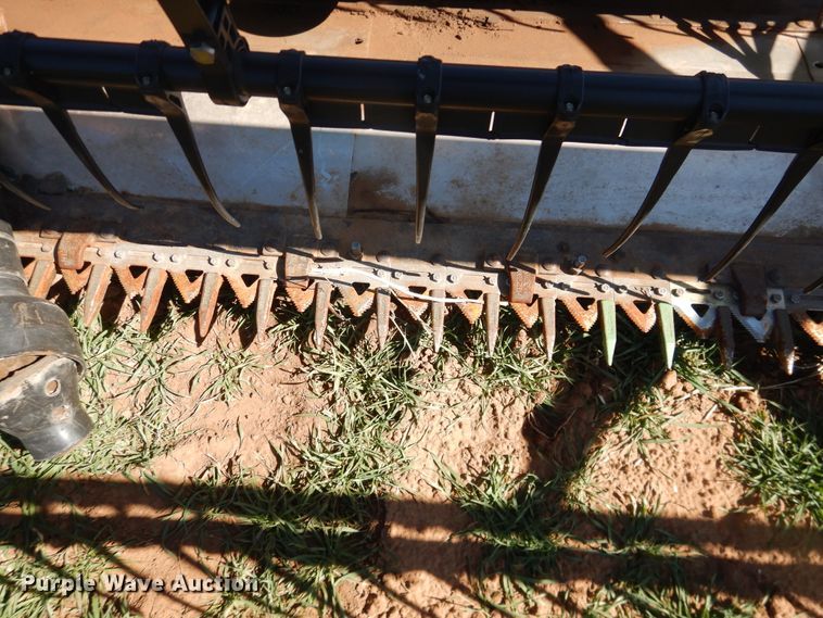 image for item DJ8268 1998 John Deere 925  flex head