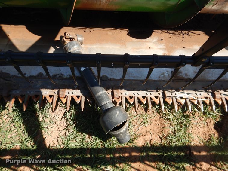 image for item DJ8268 1998 John Deere 925  flex head