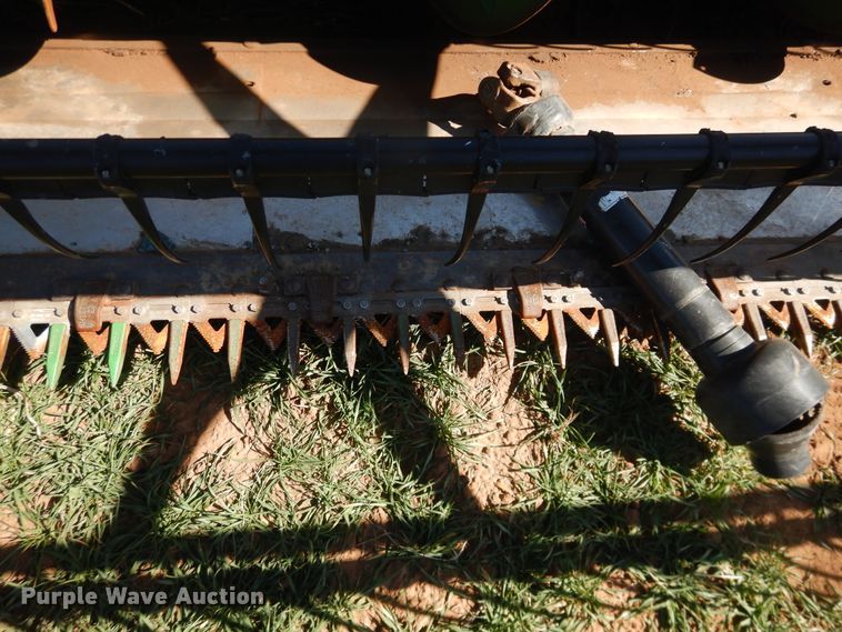 image for item DJ8268 1998 John Deere 925  flex head