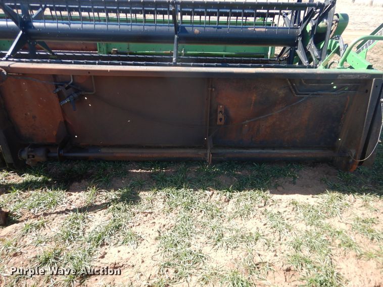 image for item DJ8268 1998 John Deere 925  flex head