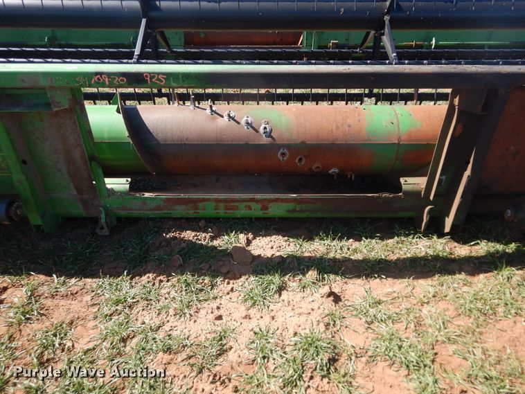 image for item DJ8268 1998 John Deere 925  flex head