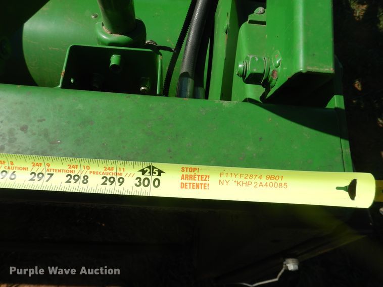 image for item DJ8268 1998 John Deere 925  flex head