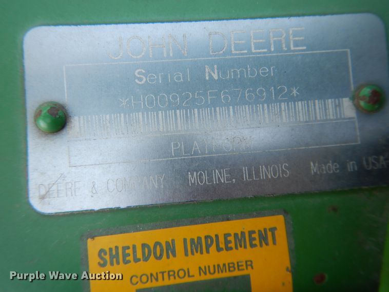 image for item DJ8268 1998 John Deere 925  flex head