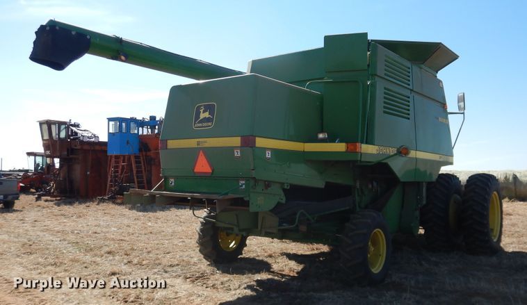 image for item DJ8270 1998 John Deere 9610  combine