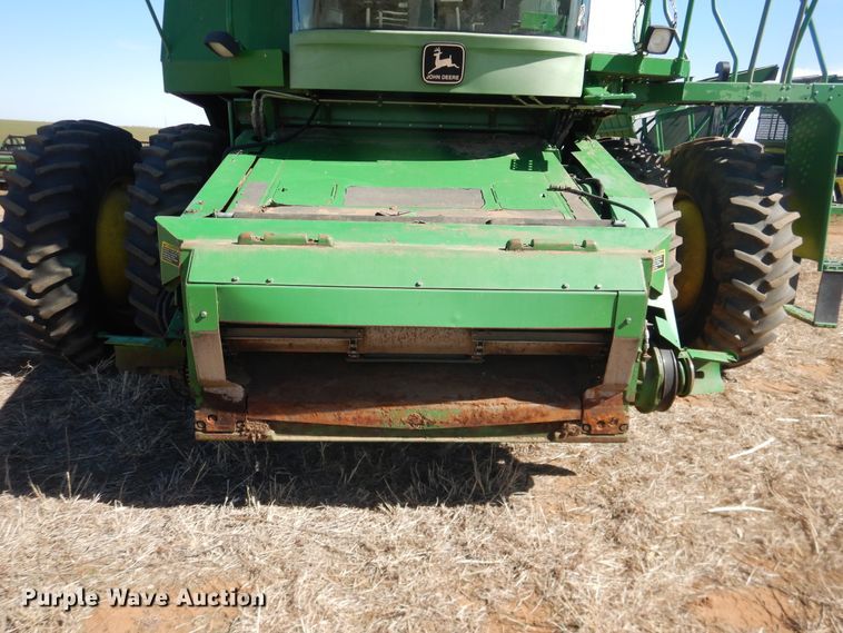 image for item DJ8270 1998 John Deere 9610  combine