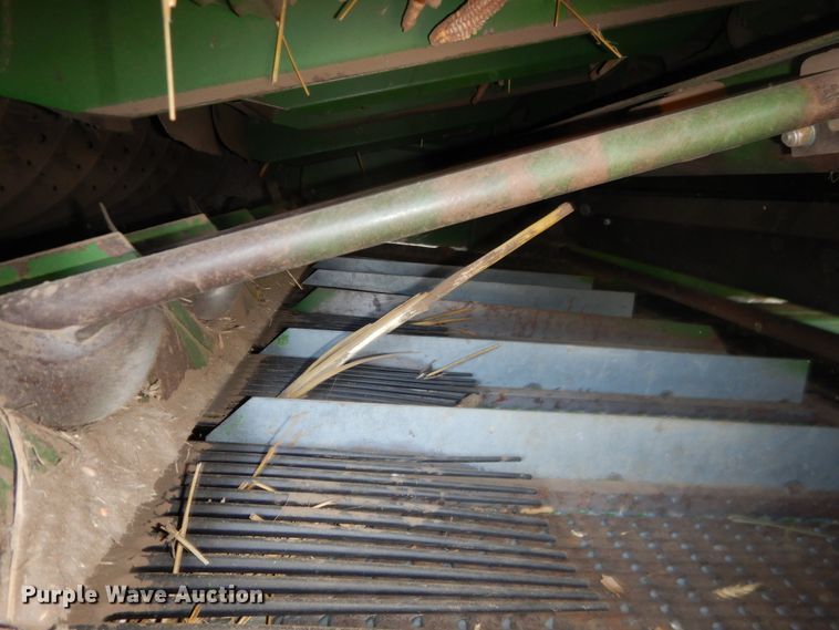 image for item DJ8270 1998 John Deere 9610  combine