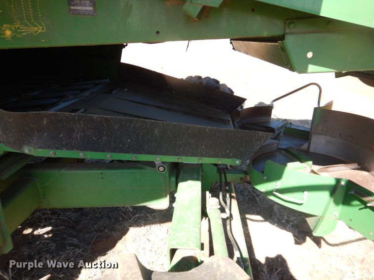 image for item DJ8270 1998 John Deere 9610  combine