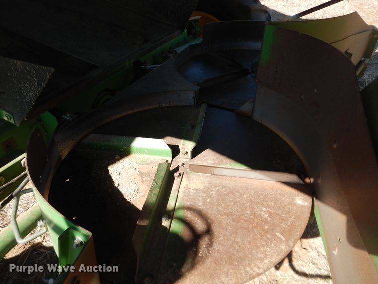 image for item DJ8270 1998 John Deere 9610  combine