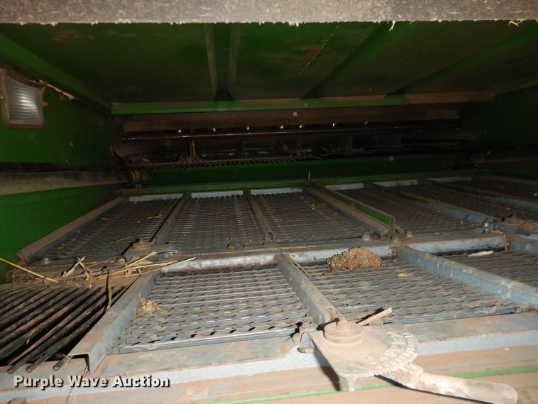 image for item DJ8270 1998 John Deere 9610  combine