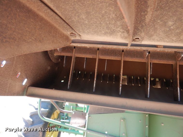 image for item DJ8270 1998 John Deere 9610  combine