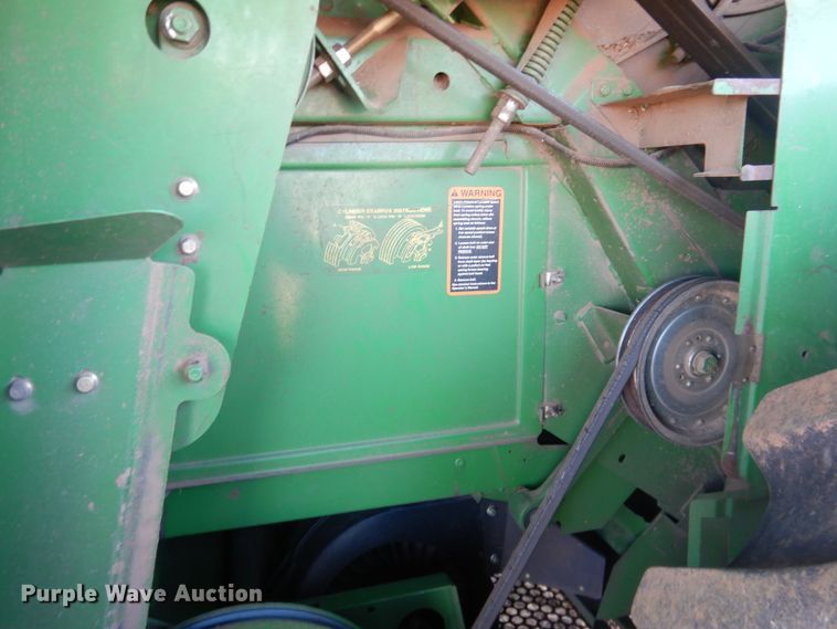 image for item DJ8270 1998 John Deere 9610  combine