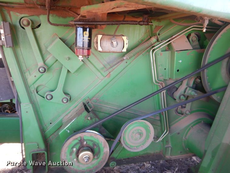 image for item DJ8270 1998 John Deere 9610  combine