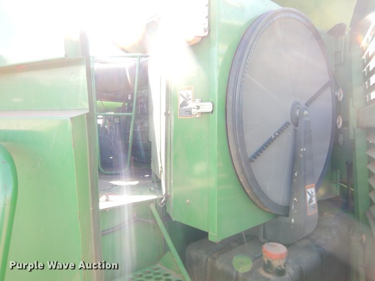 image for item DJ8270 1998 John Deere 9610  combine