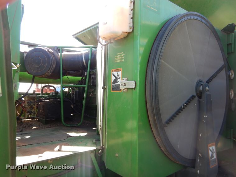 image for item DJ8270 1998 John Deere 9610  combine